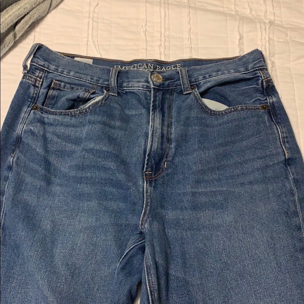 American Eagle Mom jeans size 6
